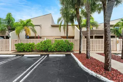 612 Executive Center Drive #107, West Palm Beach, FL 33401 - Photo 2