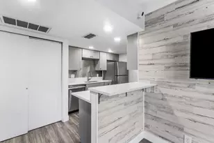 612 Executive Center Dr, West Palm Beach, FL 33401 - Photo 14