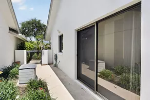 223 E River Park Dr, Jupiter, FL 33477 - Photo 36