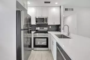 126 Burgundy, Delray Beach, FL 33484 - Photo 12