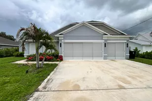 1425 SW Vicuna Ln, Port Saint Lucie, FL 34953 - Photo 1