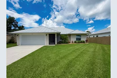 1133 37th Avenue SW, Vero Beach, FL 32968 - Photo 2