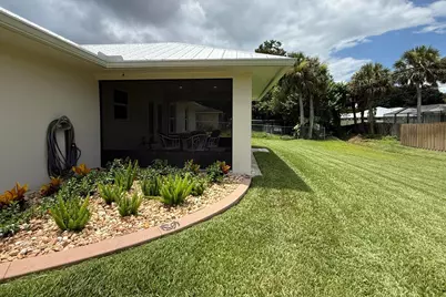 1133 37th Avenue SW, Vero Beach, FL 32968 - Photo 18