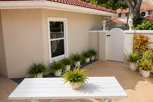 4107 Carriage Dr, Pompano Beach, FL 33069 - Photo 4