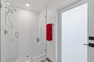141 SE 8th St, Pompano Beach, FL 33060 - Photo 12
