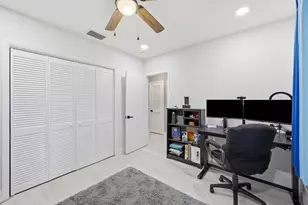141 SE 8th St, Pompano Beach, FL 33060 - Photo 16