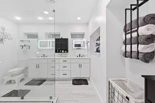 141 SE 8th St, Pompano Beach, FL 33060 - Photo 14