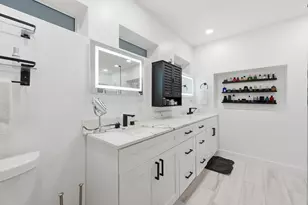 141 SE 8th St, Pompano Beach, FL 33060 - Photo 26