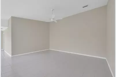 1256 NW Bentley Circle #B, Port Saint Lucie, FL 34986 - Photo 4