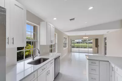 1256 NW Bentley Circle #B, Port Saint Lucie, FL 34986 - Photo 10