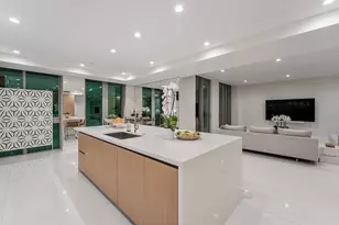 475 E Royal Palm Rd, Boca Raton, FL 33432 - Photo 8