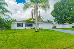 922 SE Thornhill Dr, Port Saint Lucie, FL 34983 - Photo 1