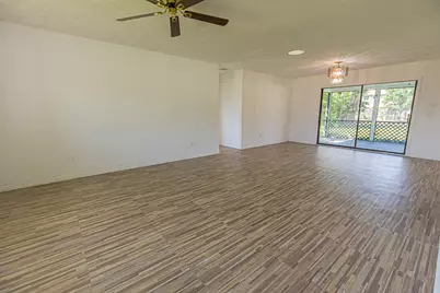 922 SE Thornhill Drive, Port Saint Lucie, FL 34983 - Photo 2