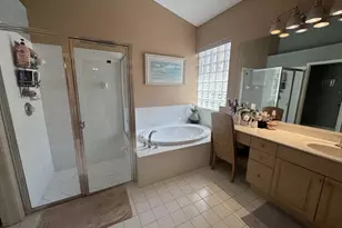 1528 SE Holyrood Ln, Port Saint Lucie, FL 34952 - Photo 8