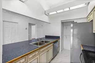 1213 NW 122nd Terrace, Pembroke Pines, FL 33026 - Photo 8