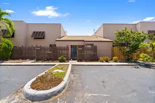 1213 NW 122nd Terrace, Pembroke Pines, FL 33026 - Photo 2
