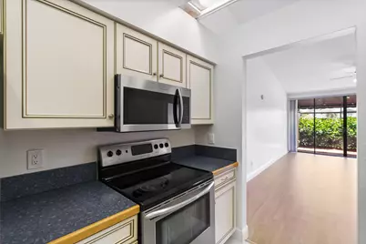 1213 NW 122nd Terrace, Pembroke Pines, FL 33026 - Photo 10