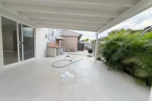1390 W 37th St, Hialeah, FL 33012 - Photo 12