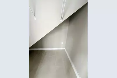 1390 W 37th Street #101, Hialeah, FL 33012 - Photo 10