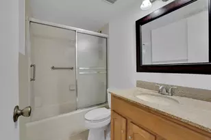 9702 NW 5th Ln, Miami, FL 33172 - Photo 10