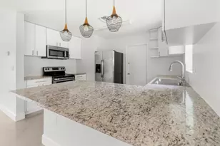 477 NE 35th St, Boca Raton, FL 33431 - Photo 12