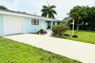 477 NE 35th St, Boca Raton, FL 33431 - Photo 2