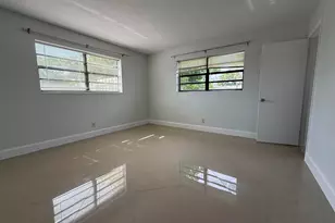 477 NE 35th St, Boca Raton, FL 33431 - Photo 16