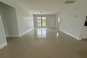 477 NE 35th St, Boca Raton, FL 33431 - Photo 10