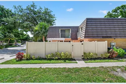 7109 71st Way, West Palm Beach, FL 33407 - Photo 2