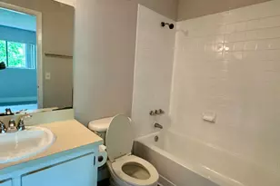 9473 Palm Cir N, Pembroke Pines, FL 33025 - Photo 8