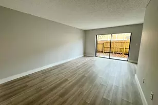 9473 Palm Cir N, Pembroke Pines, FL 33025 - Photo 2