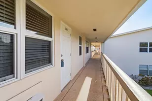 142 Norwich F, West Palm Beach, FL 33417 - Photo 4