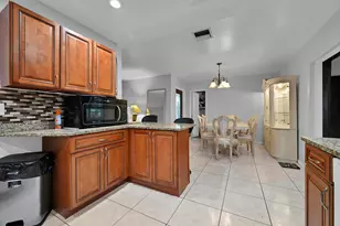 179 SE Soneto Ct, Port Saint Lucie, FL 34983 - Photo 10