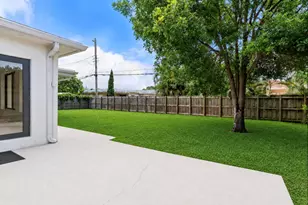 909 SE 14th Dr, Deerfield Beach, FL 33441 - Photo 28
