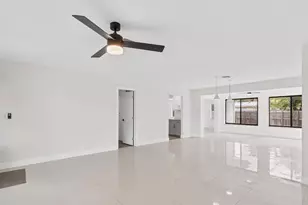 909 SE 14th Dr, Deerfield Beach, FL 33441 - Photo 18