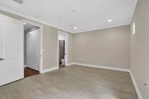 1362 Bayview Dr, Fort Lauderdale, FL 33304 - Photo 32