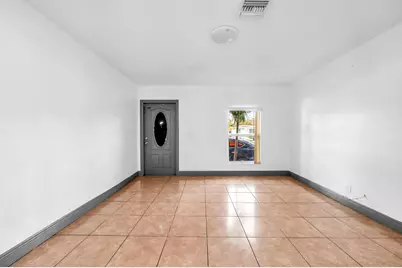 124 SW 10th Avenue, Boynton Beach, FL 33435 - Photo 4