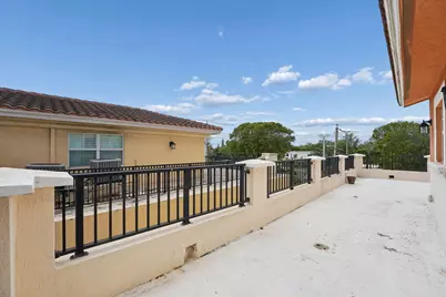 819 SW 7th Avenue, Fort Lauderdale, FL 33315 - Photo 34