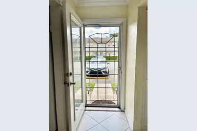 105 Oxford 500 #105, West Palm Beach, FL 33417 - Photo 2