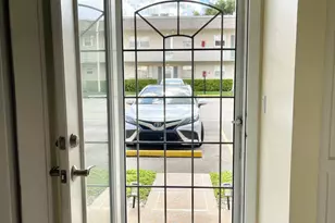 105 Oxford 500, West Palm Beach, FL 33417 - Photo 2