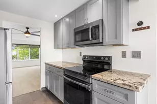 8105 NW 61st St, Tamarac, FL 33321 - Photo 10