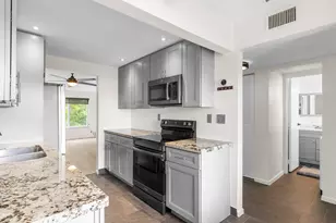 8105 NW 61st St, Tamarac, FL 33321 - Photo 8