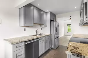 8105 NW 61st St, Tamarac, FL 33321 - Photo 8