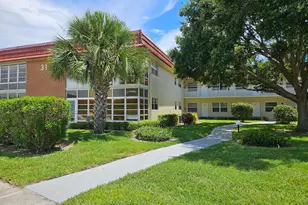 31 Pine Arbor Ln, Vero Beach, FL 32962 - Photo 1