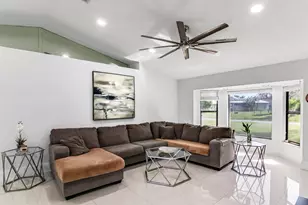 1685 SW Schleicher Ln, Port Saint Lucie, FL 34984 - Photo 14