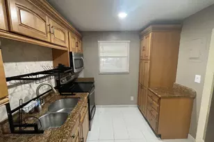 2322 S Cypress Bend Dr, Pompano Beach, FL 33069 - Photo 6