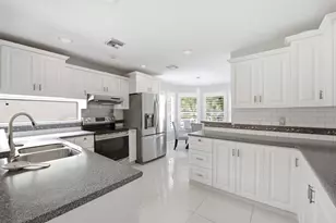 10577 Mendocino Ln, Boca Raton, FL 33428 - Photo 6