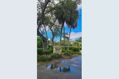 400 18th Street #D, Vero Beach, FL 32960 - Photo 1