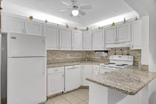 337 Pine Ridge Cir, Greenacres, FL 33463 - Photo 14
