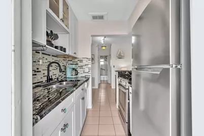 3232 Canal Drive #19, Pompano Beach, FL 33062 - Photo 6